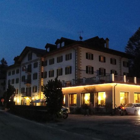 Hotel Du Lac Parc & Residence Лавароне Екстер'єр фото